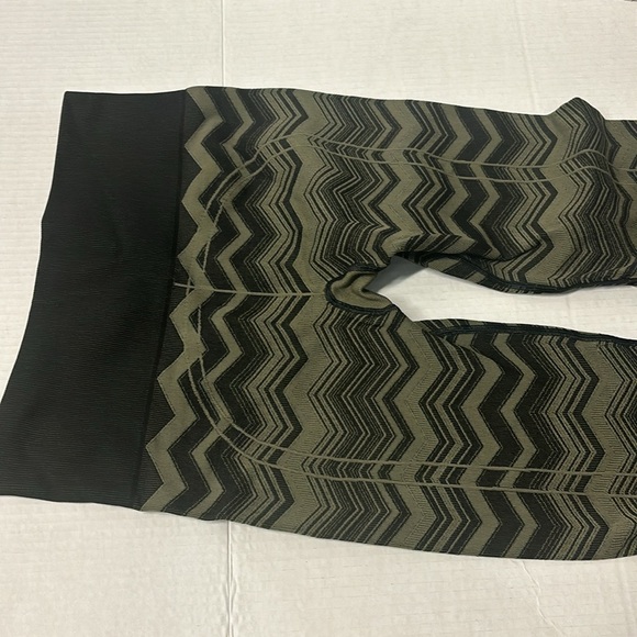 Ladies Lululemon Leggings - Picture 6 of 7